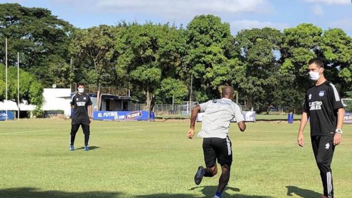 Polémica en Ecuador: Emelec desobedece al COE Nacional y entrena sin autorización