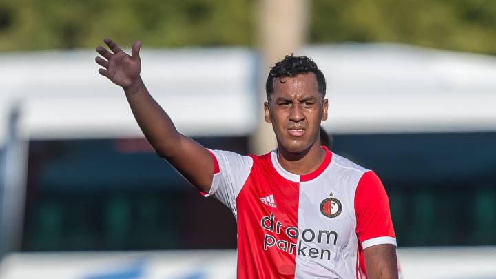 Renato Tapia, durante un amistoso disputado con el Feyenoord en Marbella el pasado mes de enero