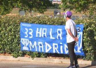 Hay ganas de fútbol: así recibió este aficionado a los jugadores del Madrid en Valdebebas