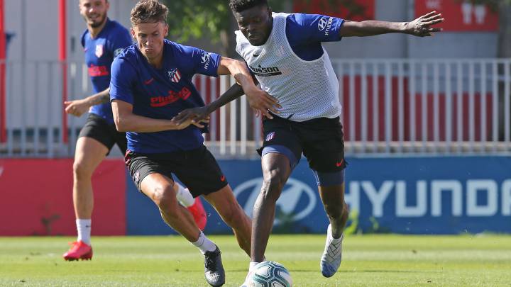 Marcos Llorente con Thomas en un partidillo del Atlético. Vuelve a estar en el once del Cholo.