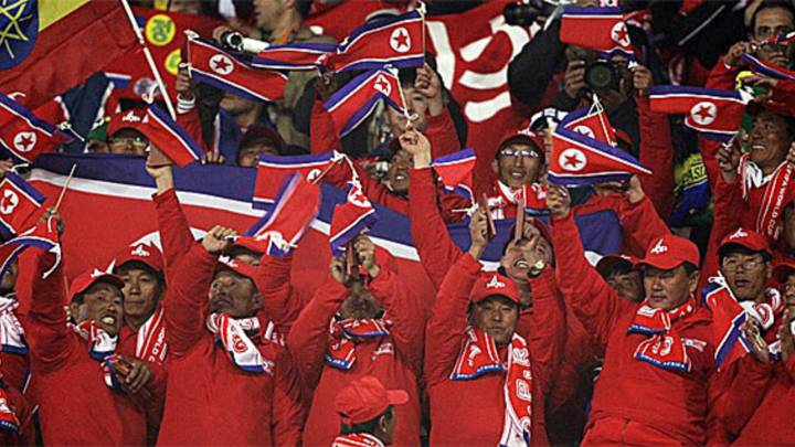 Aficionados chinos haciendose pasar por aficionados de Corea del Norte