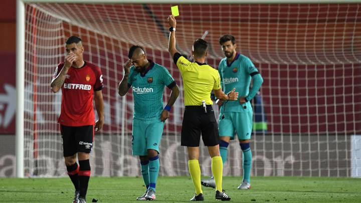 Suárez, Vidal y Umtiti están a una tarjeta de la sanción