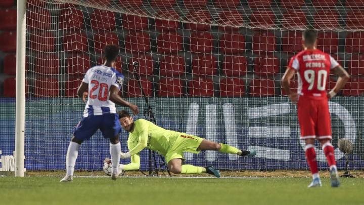 El Oporto se deja dos puntos ante el colista