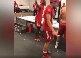 El cántico de Alaba en camarín del Bayern: ¡casi queda sin voz!