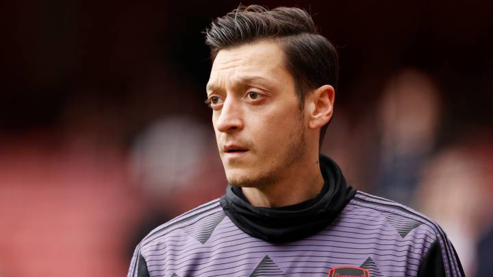 El centrocampista alemán del Arsenal, Mesut Özil, antes de un partido.