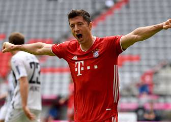 Lewandowski hace historia para guiar al Bayern ante el Friburgo