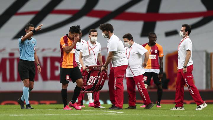 Falcao se va lesionado