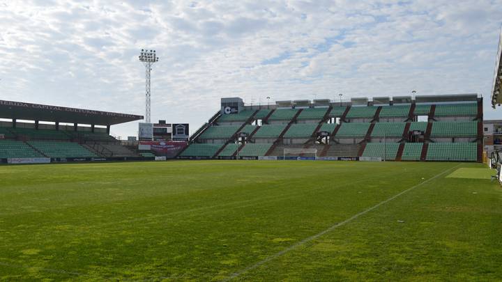 El Estadio Romano de Mérida albergará público en el Playoff.