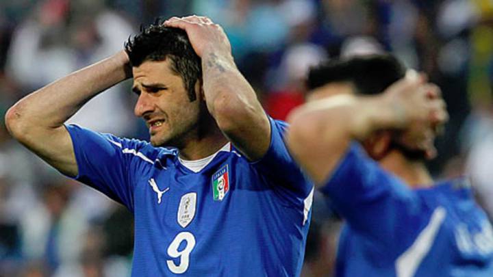 Italia es eliminada de sudáfrica 2010 en la primera fase.