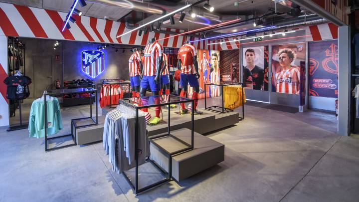 Roban en la tienda del Atlético en Alcalá de Henares