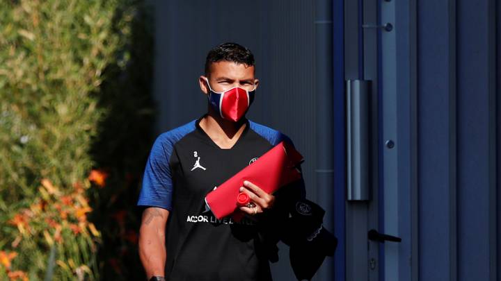 El PSG renueva a Thiago Silva y Sergio Rico dos meses