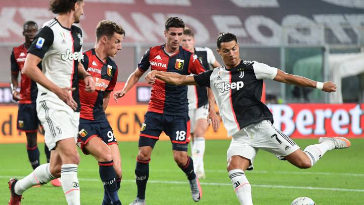 Cristiano dispara a portería