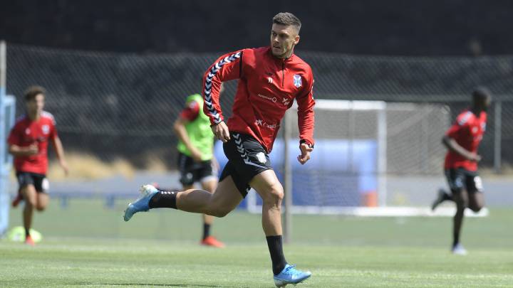Robert Mazán finaliza su cesión en el Tenerife
