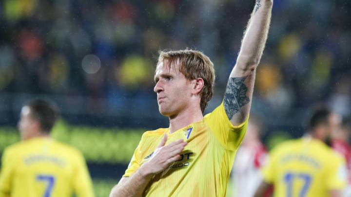 Álex, del Cádiz, durante un partido de esta temporada.