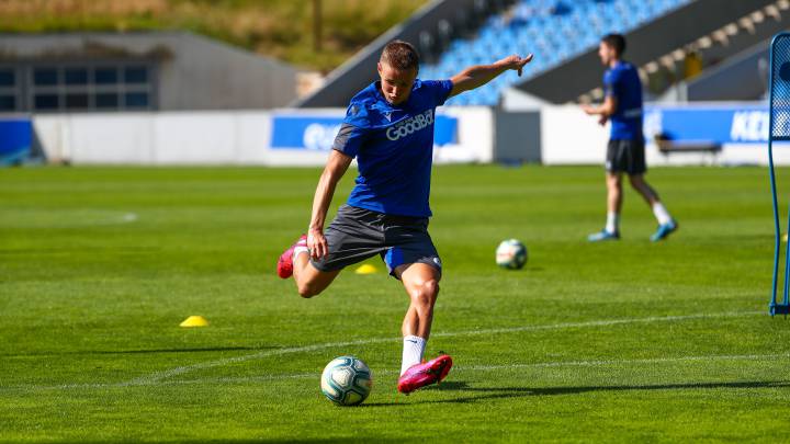 Ødegaard se ejercita con el grupo.