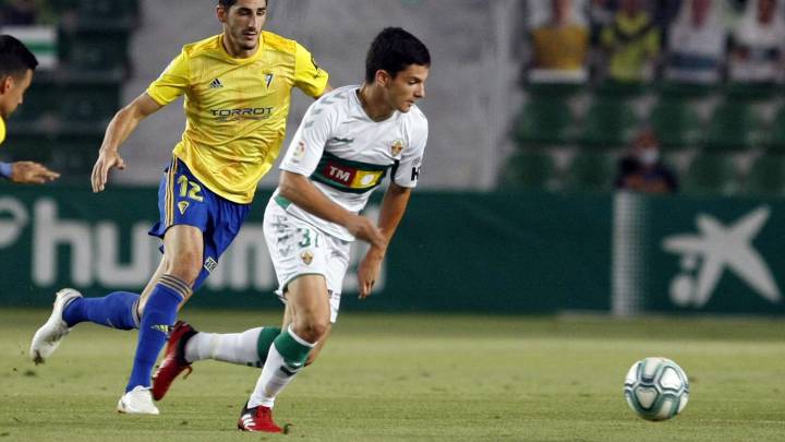 Jony Álamo, durante el partido contra el Cádiz.