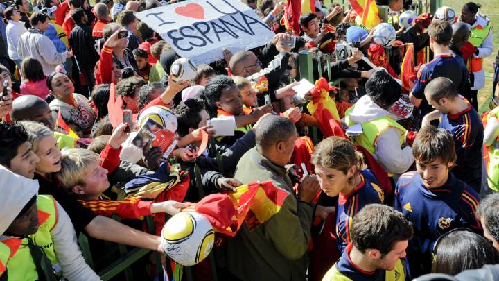 La euforía se había disparado alrededor de la Selección. El cuartel general de Potchefstroom se llenó de aficionados para apoyar a sus ídolos.