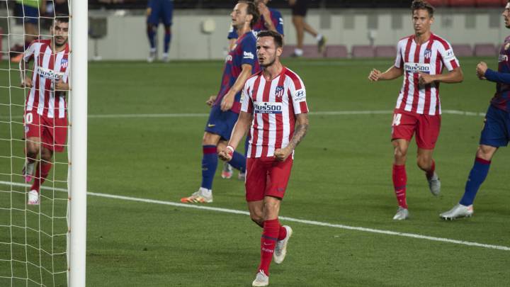 Saúl lanza un penalti contra el Barcelona