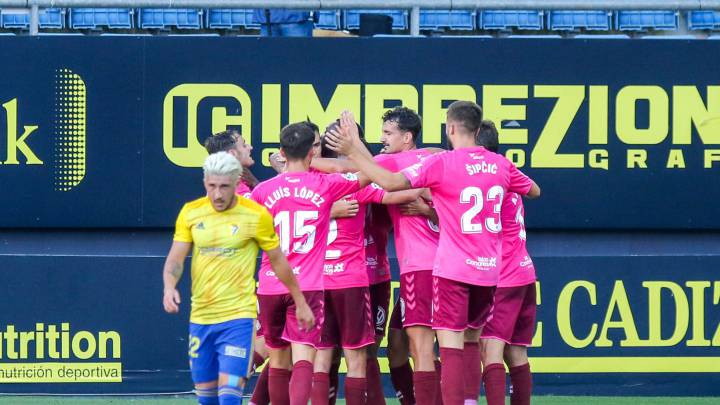Almería y Tenerife, partido a muerte por un ascenso peleado