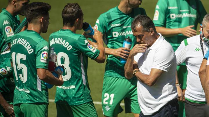 El entrenador del Betis Alexis Trujillo afirmó que la permanencia no está certificada matemáticamente a pesar del empate ante el Celta de Vigo en Balaídos.