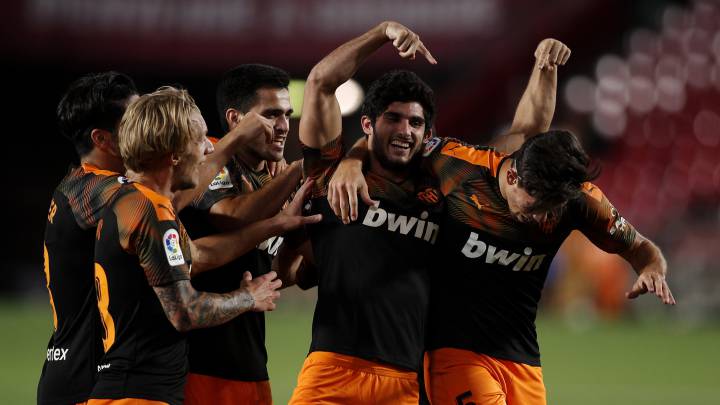 Guedes, celebrando su gol.