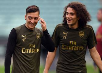 A Arteta no le tiembla la mano con Özil y Guendouzi