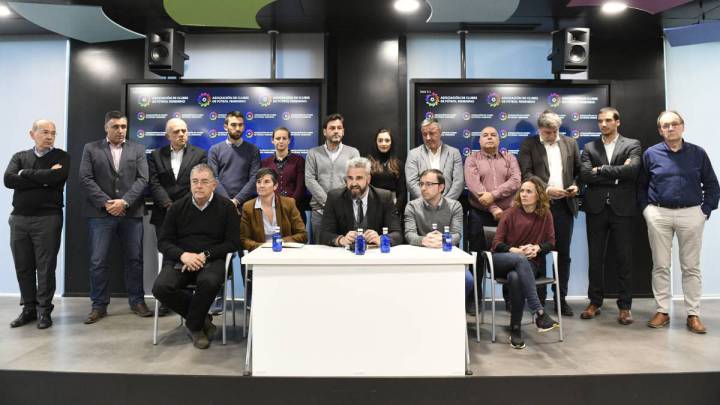 Miembros de la Asoaciación de Clubes de Fútbol Femenino.