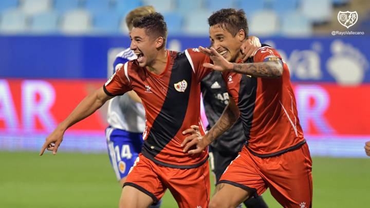 Trejo celebra su gol al Zaragoza con Comesaña.