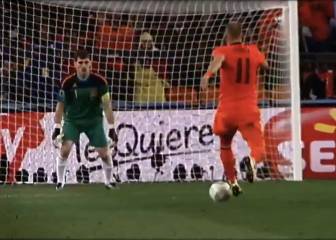 Iniesta revive la mítica parada de Casillas a Robben