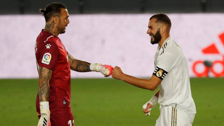 Roberto choca con Benzema