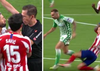 La expulsión de Hermoso que no entendian en el Atleti y que el árbitro confirmó pese a ir al VAR