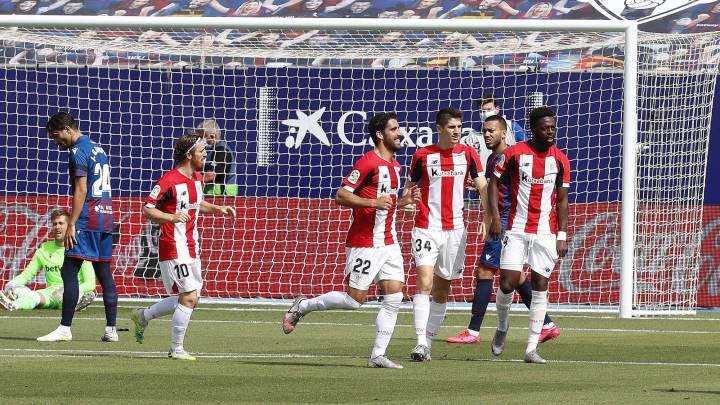 Raúl García adelanta al Athletic