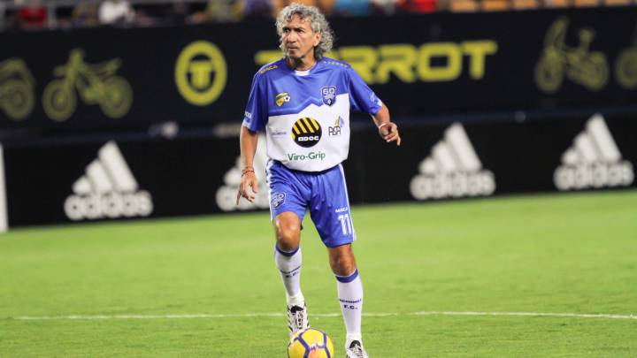 Mágico González celebra en El Salvador ascenso del Cádiz