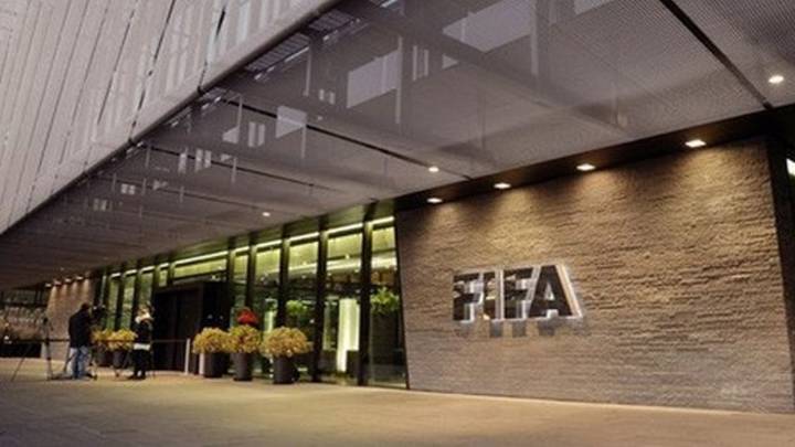 Revisión de la FIFA a los fichajes, cesiones y contratos durante la pandemia, y el asunto 'agentes'