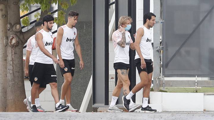 Ferran, Gabriel, Wass y Parejo, en un entrenamiento del Valencia.