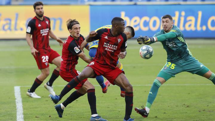 El Mirandés no pudo hacer frente a Las Palmas.