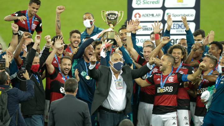 El Flamengo celebra la consecución del Campeonato Carioca en Maracaná.