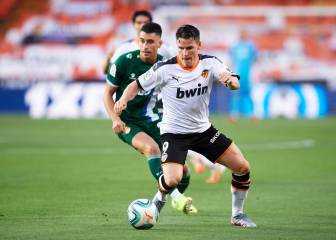 El Valencia gana con lo justo a un pobre Espanyol