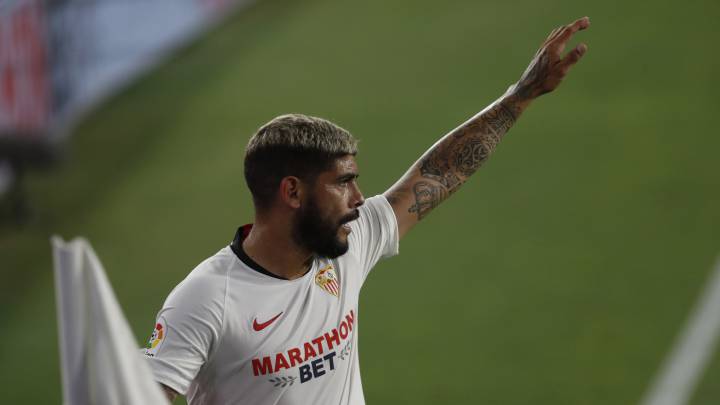 El Sevilla no se podrá despedir de Éver Banega en el Ramón Sánchez Pizjuán porque vio la quinta amarilla jugando en Anoeta. Pero le queda la Europa League.