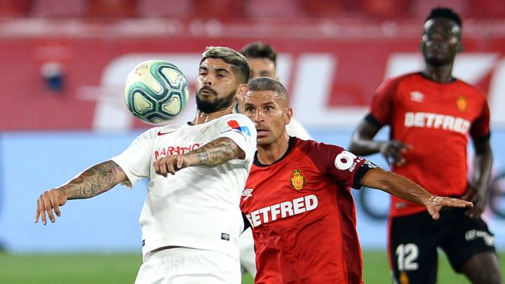 El centrocampista argentino del Sevilla Éver Banega afirmó a los medios oficiales que "en ningún sitio" ha sido "tan feliz" como en Nervión..