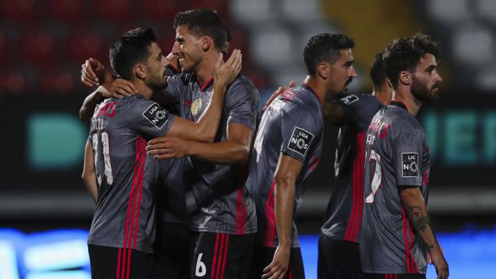 El Benfica gana al colista (0-4) y el Sporting no pasa del empate