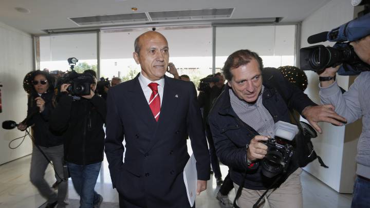 El Sevilla se mete en un nuevo conato de guerra accionarial con José María de Nido Benavente y Sevillistas Unidos 2020. Se firmó un pacto hace poco.