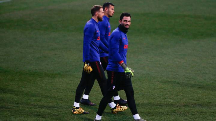 Antonio Adán en el entrenamiento del Atlético
