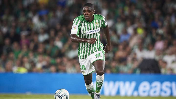 El Betis pretende otro pellizco de William Carvalho del Sporting de Lisboa en la operación de venta de Zouhair Feddal, que no acaba de concretarse.