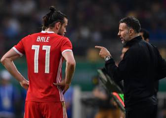 Bale tells Giggs he plans to stay at Real Madrid