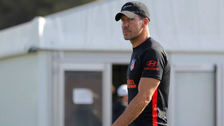 Simeone entrenando al Atlético