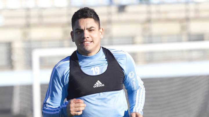 Toro Fernández durante un entrenamiento del Celta en A Madroa