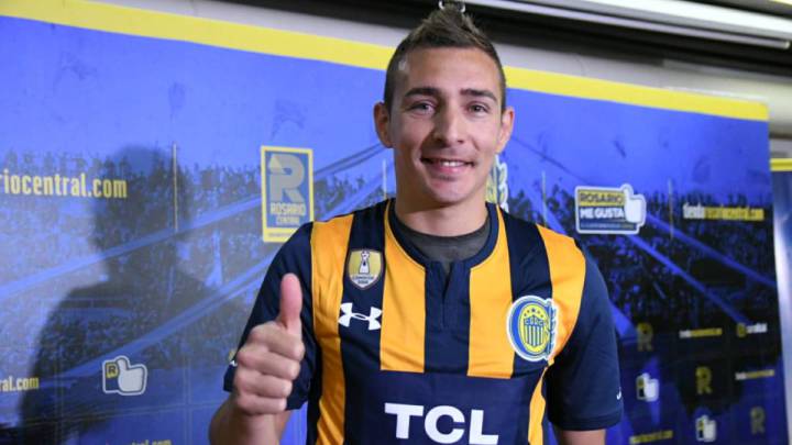 Marco Rubén en su presentación con Rosario Central.