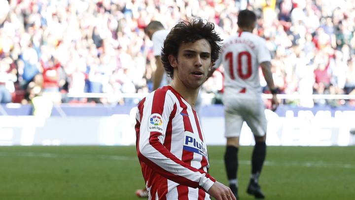 João Félix no despega.