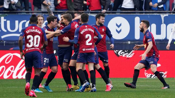 Los jugadores de Osasuna celebran un gol
